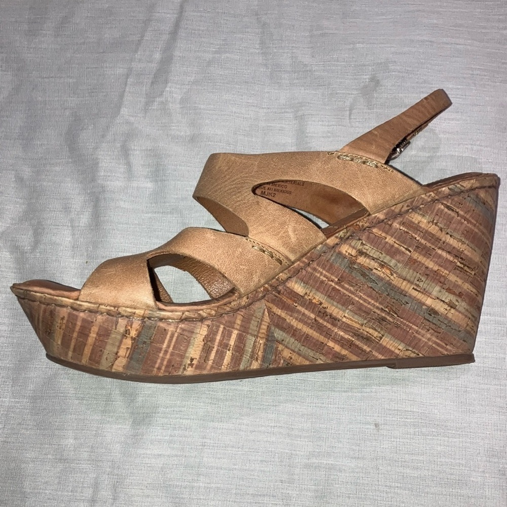 Size 9 (40.5) leather Women's Tan Wedge Sandals - Picture 3 of 16